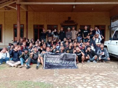 field trip ke kampung adat Sukabumi
